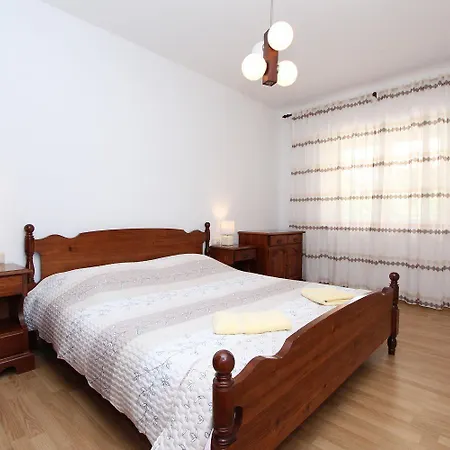Apartmán Mediterranes In Nur 500 Meter Zum Mit Privater Terrasse, Bbq